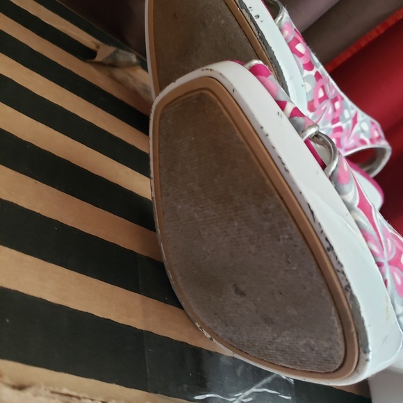 Heels - Picture 2 of 4